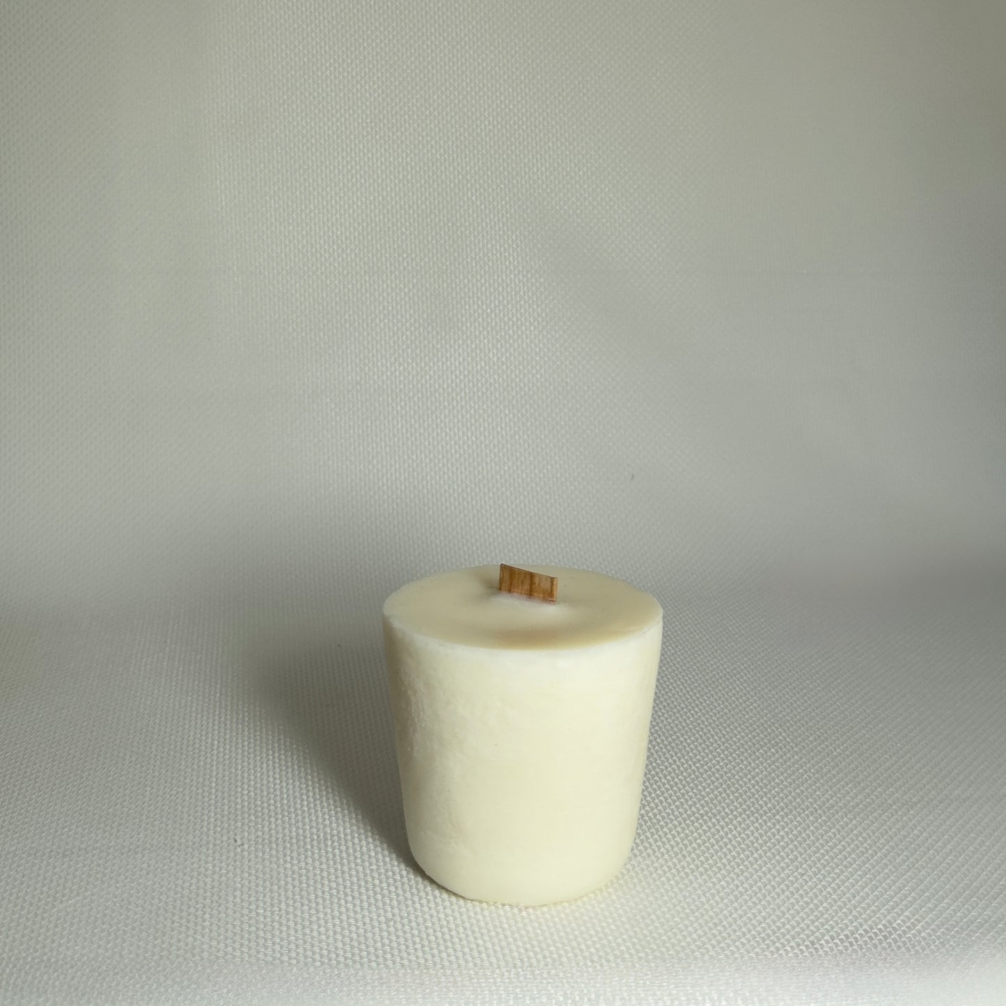 Malmo Home soy wax candle refill insert, natural finish, 100 percent natural soy wax with wood wick