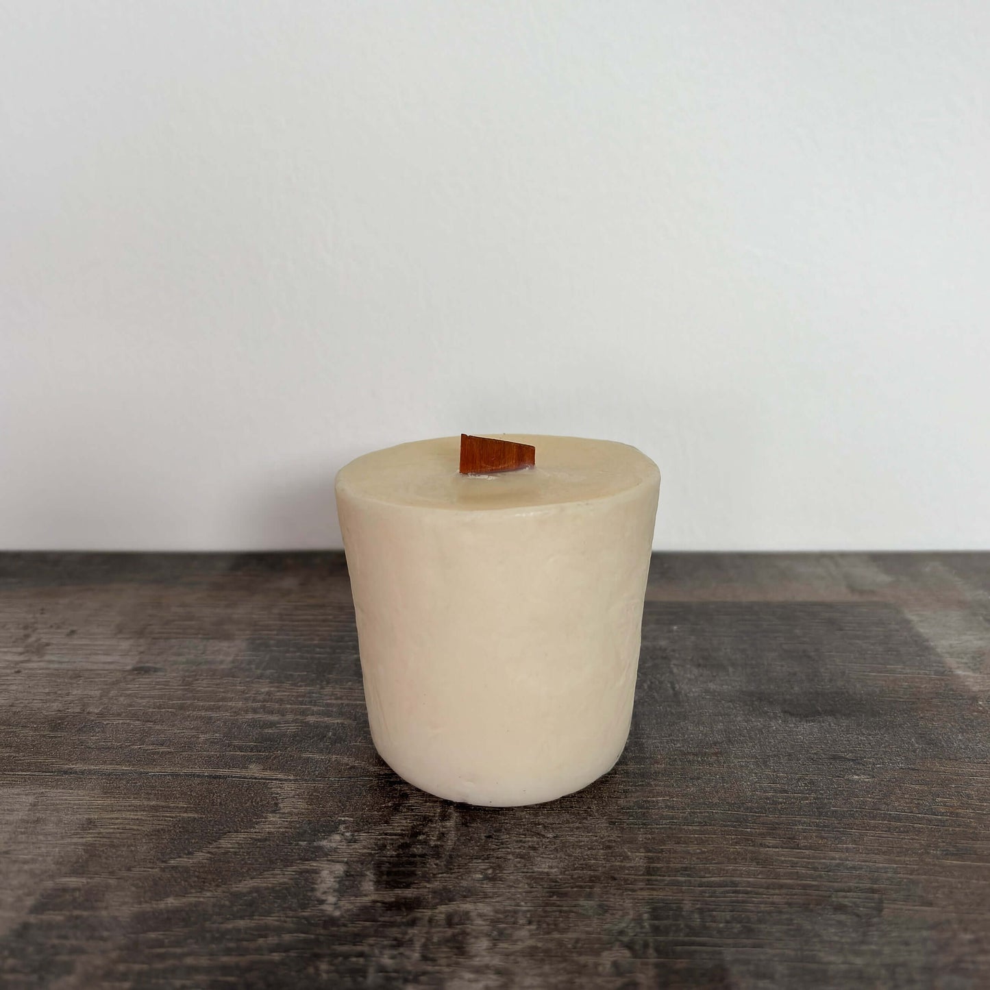 Single Pot RefillThese 100% soy wax refills are designed for use with the Malmö Home Single Pot.
FSC-certified crackle wood wick adds a comforting ambience to your room.
30 hour burnCandle RefillMalmo HomeMalmo HomeSingle Pot Refill