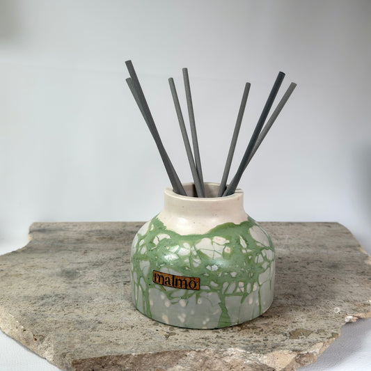 How Do Refillable Reed Diffusers Work?