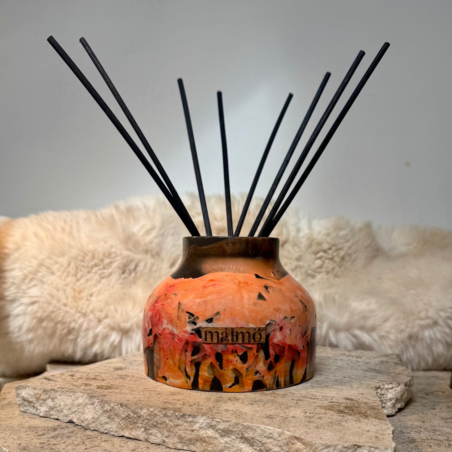 Dröm Reed Diffuser in Cosy Fireside Hues